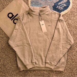 ALO Yoga Men’s Quarter-Zip Sweatshirt in Light Gray